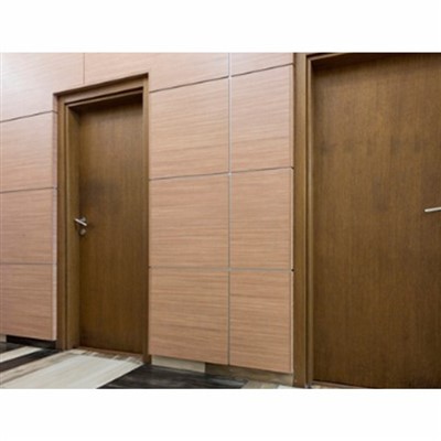 อพาร์ทเมนต์ ประตูหนีไฟไม้